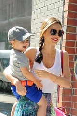 Supermama Miranda Kerr belustigt Sohn Flynn