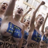 Nackte gegen Front National