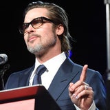 Brad Pitt trägt Nagellack