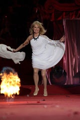 Life Ball 2012: Dagmar Kollers Strumpfhosenblitzer