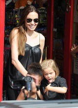 Brad Pitt und Angelina Jolie erkunden mit ihren Kindern London