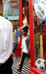 Brad Pitt und Angelina Jolie erkunden mit ihren Kindern London