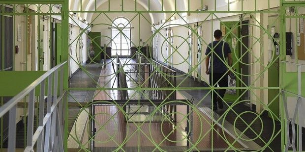 Österreichs Gefängnisse zum Bersten voll