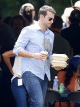 Bradley Cooper mit Kaffeefleck
