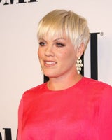 Pink im pinken Zelt-Outfit