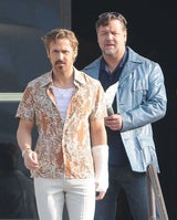 Gosling & Crowe am Set