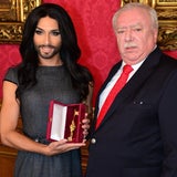 Conchita Wurst bekommt den "Goldenen Rathausmann" verliehen