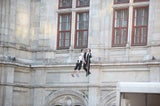 Tom Cruise: Irrer Stunt an der Fassade der Wiener Staatsoper