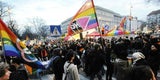 Kuss-Protest vor Cafe Prückel