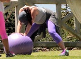Jennifer Love Hewitt macht Schwangerschafts-Gymnastik