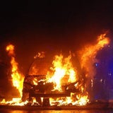 PKW gerät auf A2 in Vollbrand