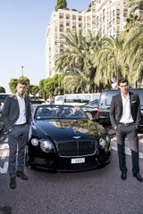"Rendezvous im Paradies" mit ANTM-Kandidaten Damir und Miro.