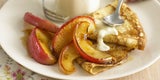 Palatschinken mit karamellisiertem Apfel