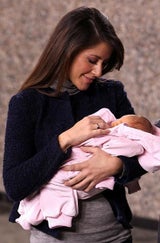 Prinzessin Marie und Prinz Joachim von Dänemark zeigen ihr Baby