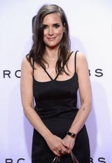 Winona Ryder im sexy LBD
