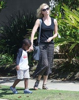 Charlize Theron bringt Sohn Jackson zum Spiel-Date