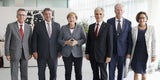 Kanzler und Merkel verlangen Asyl-Gipfel