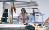 Olivia Palermo relaxt mit Ehemann Johnnes Huebl auf Ibiza