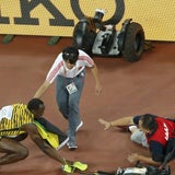 Kameramann mäht Usain Bolt um