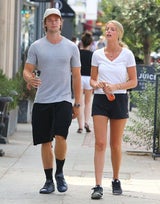 Patrick Schwarzenegger trifft sich mit heißer Blondine