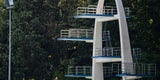Männer springen in leeres Becken - tot