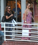 Jennifer Lopez im Shoppingrausch mit Leah Remini