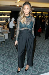 So stylisch sind Chrissy Teigens Schwangerschaftslooks!