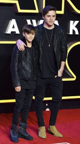 Brooklyn & Romeo Beckham bei "Star Wars"-Premiere in London