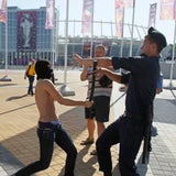 Femen-Aktivistinnen protestieren vor dem EM-Finalstadion