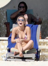 Sexy Badenixe: Supermodel Bar Refaeli in Mexiko
