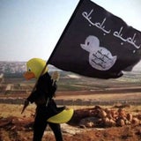IS-Kämpfer werden zu Quietsche-Enten