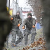Die ersten Bilder vom Grenz-Zaun in Spielfeld