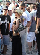 Paris Hilton: Sexy im Leo-Print-Bikini