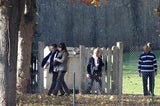 Carla Bruni & Nicolas Sarkozy: Spaziergang mit Baby Giulia