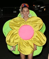 Miley Cyrus im "Blumenkleid"