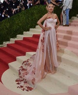 Blake Lively mit Babybauch auf der Met Gala