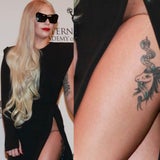Lady Gaga hat ein Einhorn am Bein