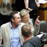 FPÖ & BZÖ verlassen Sitzung