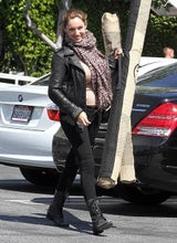Kelly Brook zeigt ihren Babybauch