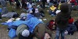 20.000 stürmen unsere Grenze