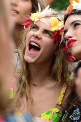 Cara Delevingne lässt die Sau raus