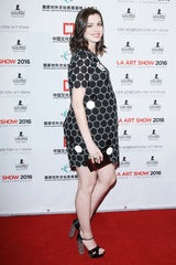 Anne Hathaway - Stylisches Babybauch-Debüt