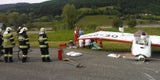 Sportflugzeug kippte um: Pilot verletzt