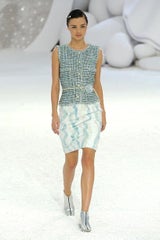 Miranda Kerr bei der Paris Fashion Week
