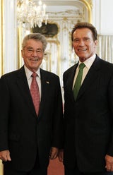 Arnold Schwarzenegger bei Bundespräsident Heinz Fischer
