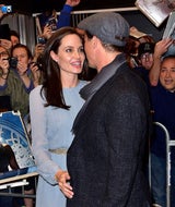 Brad Pitt & Angelina Jolie: Verknallt bei Filmvorführung