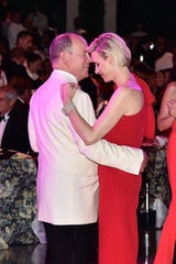 Charlène & Albert: Liebes-Show am Rotkreuzball