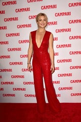 Kate Hudson im roten Jumpsuit