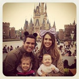 Jessica Alba mit Mann und Kindern in Tokyo