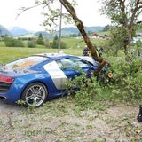 Hier birgt die FF Abtenau Hirschers Audi R8